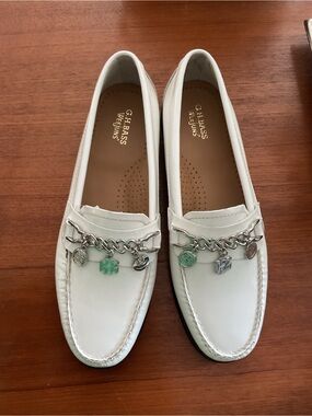 G.H. Bass & Co. Whitney Charm Weejuns White Patent  Leather Loafers NEW 7.5